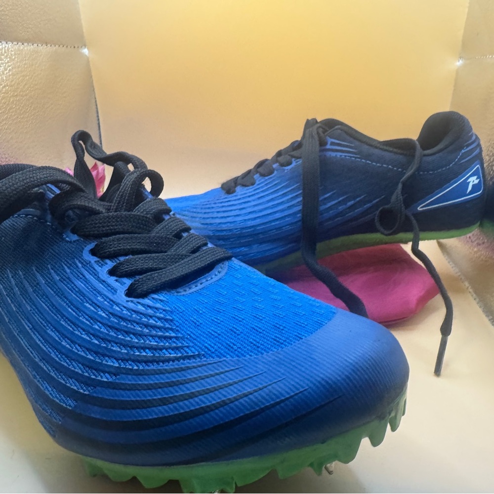 Runic sz 6.5 athletic cleat shoes in blk/ blue - Picture 7 of 11
